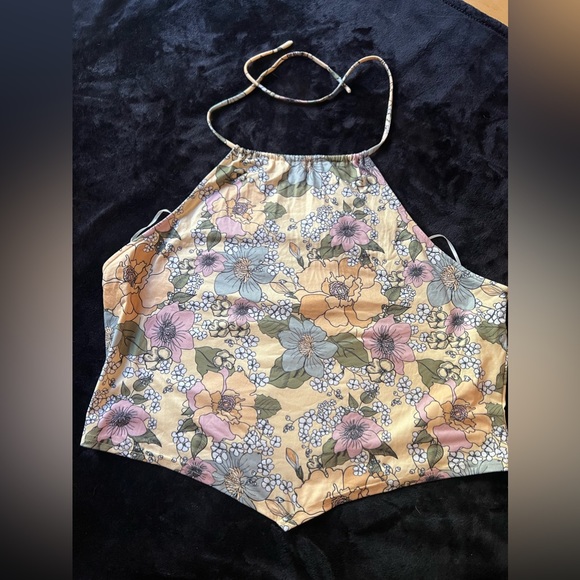 Villa yellow floral print halter top - Picture 6 of 9